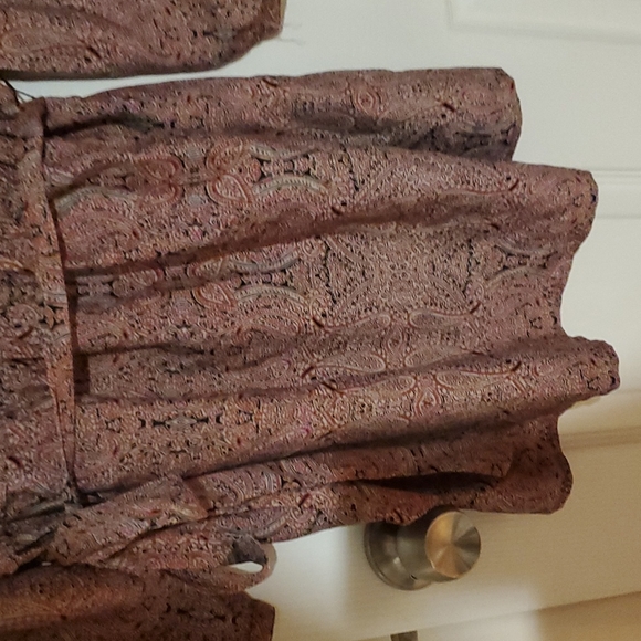 Chic Lace Detail Paisley Maternity Top - Picture 4 of 7